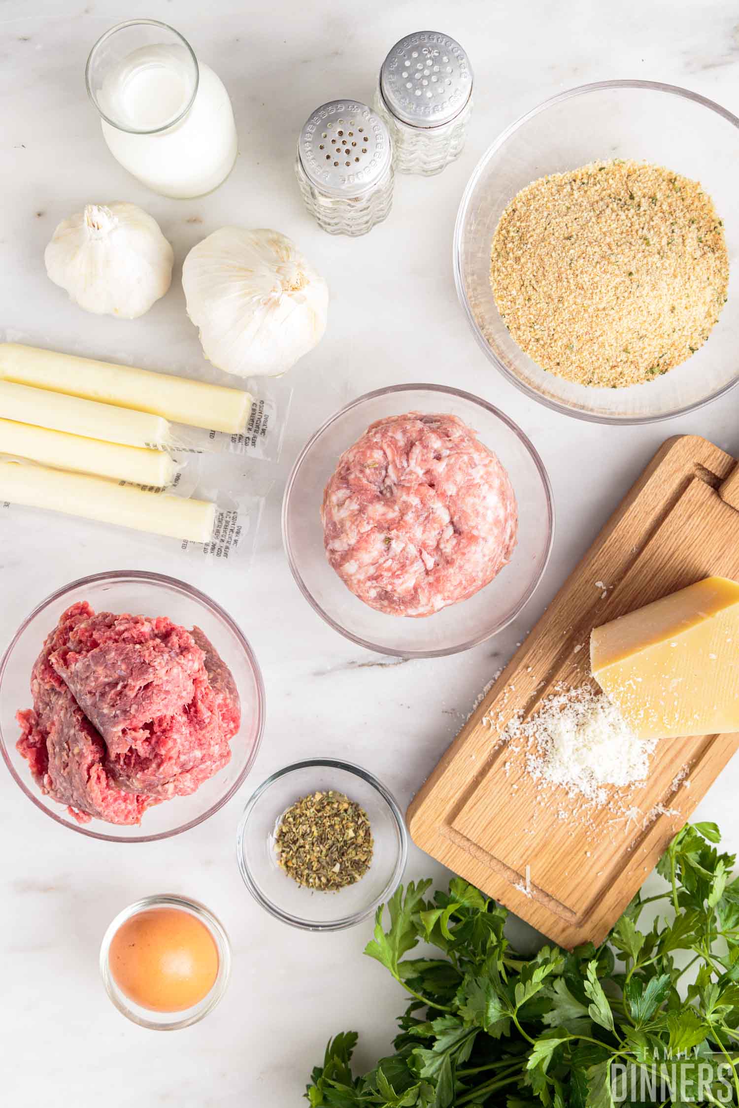 ingredients needed to make mozzarella stuffed meatballs