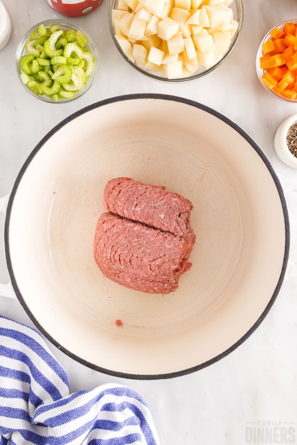 Ground Beef Vegetable Soup Recipe - Family Dinners