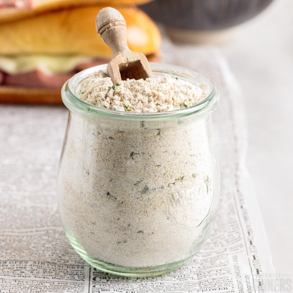 Jar of dry au jus seasoning.